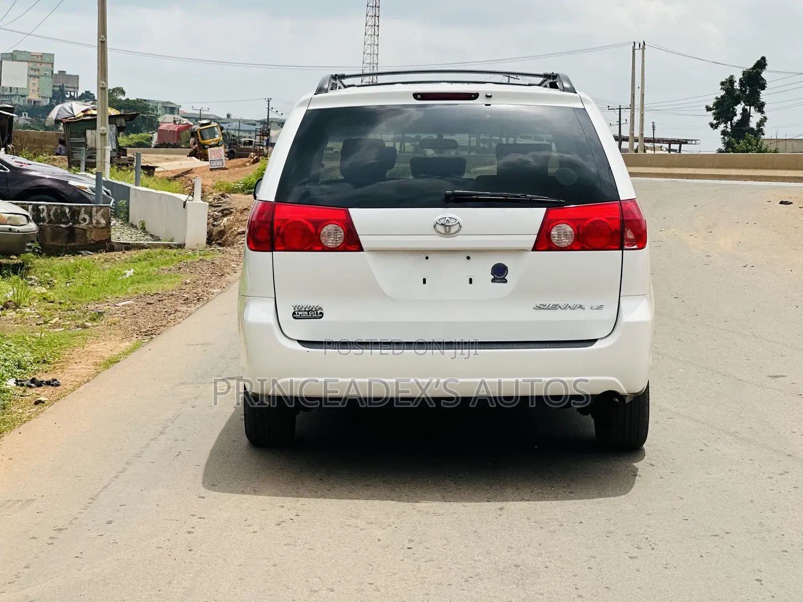 Toyota Sienna LE 2008 White