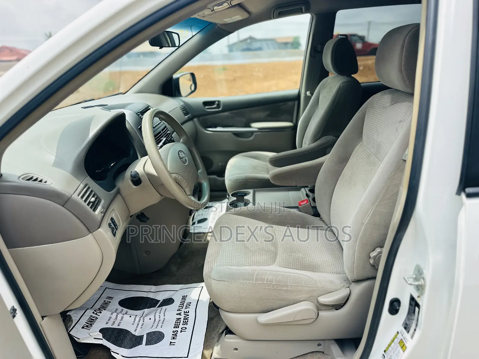 Toyota Sienna LE 2008 White
