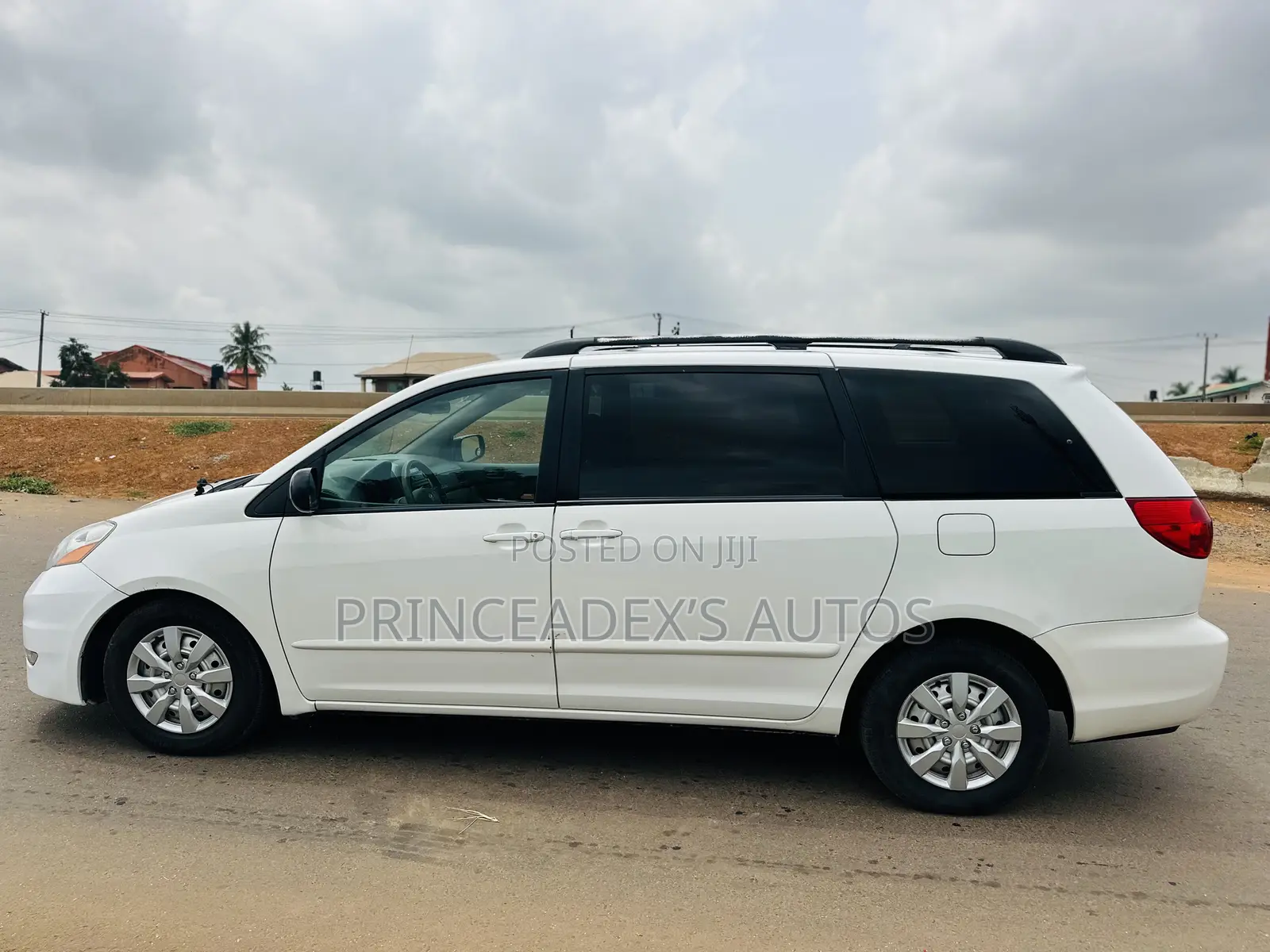 Toyota Sienna LE 2008 White