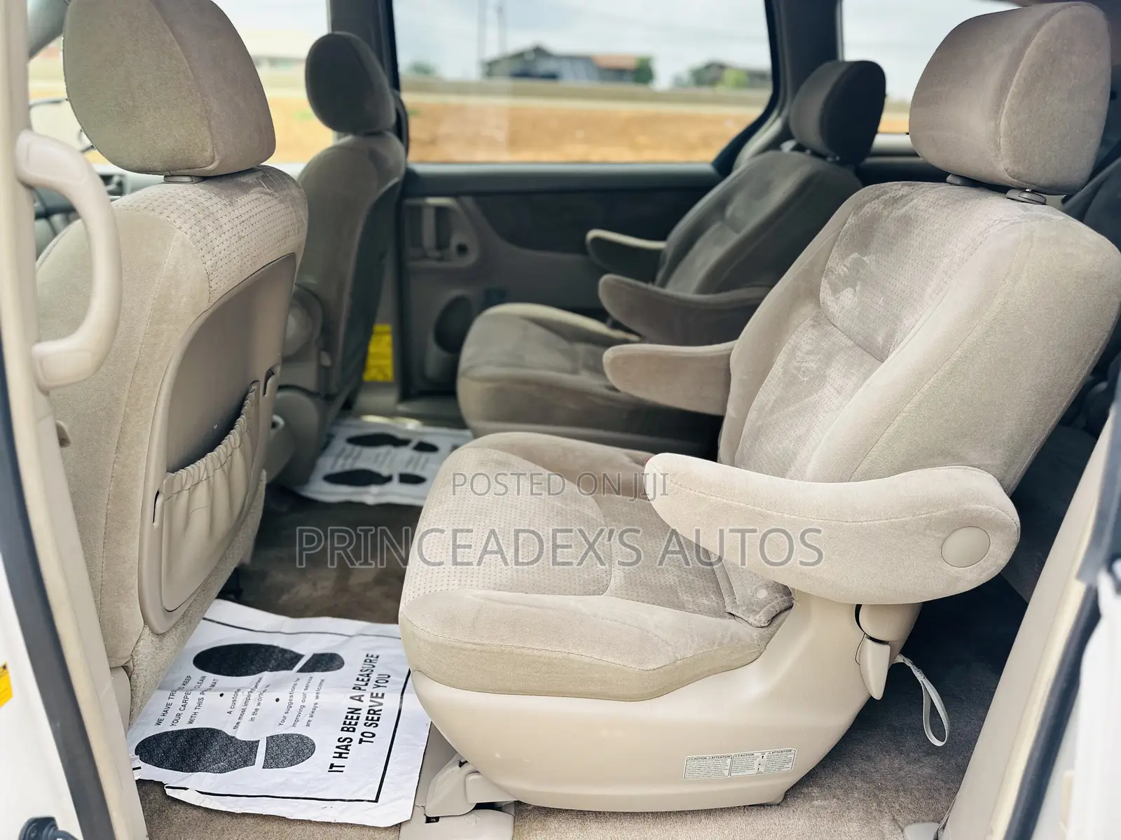 Toyota Sienna LE 2008 White
