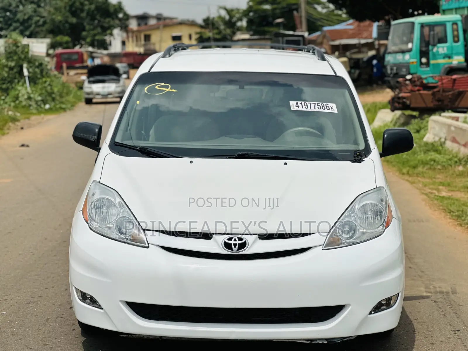 Toyota Sienna LE 2008 White