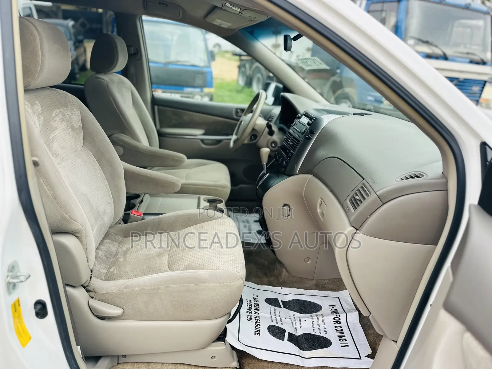 Toyota Sienna LE 2008 White