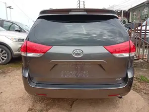 Toyota Sienna 2014 Gray