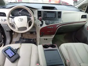 Toyota Sienna 2014 Gray