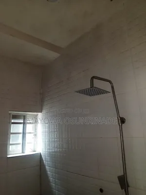 2bdrm Apartment in Ologuneru for rent