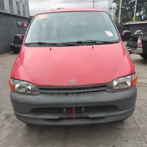 Toyota HiAce 2004 Red