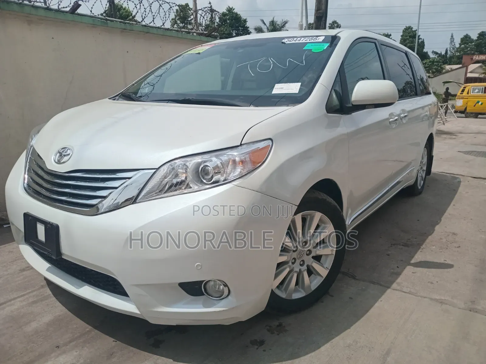 Toyota Sienna 2013 White