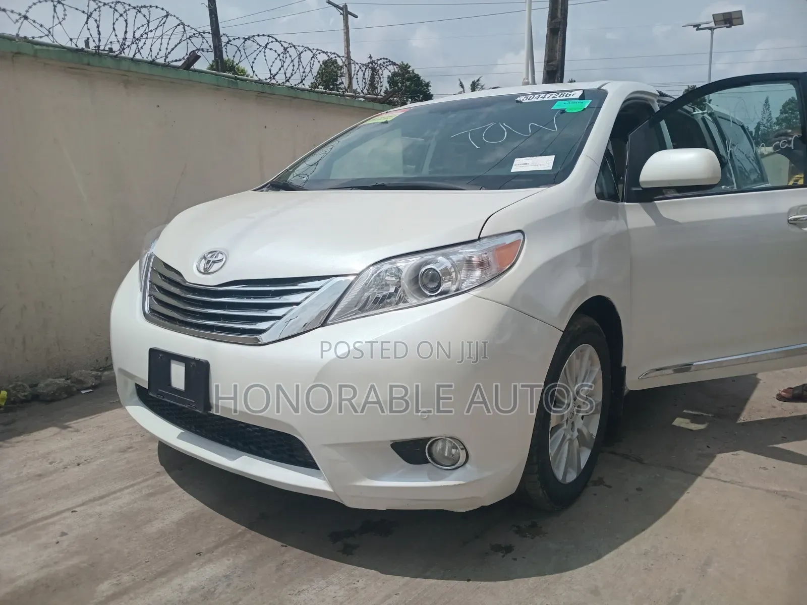 Toyota Sienna 2013 White