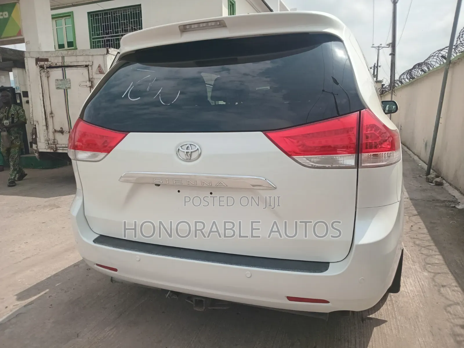 Toyota Sienna 2013 White