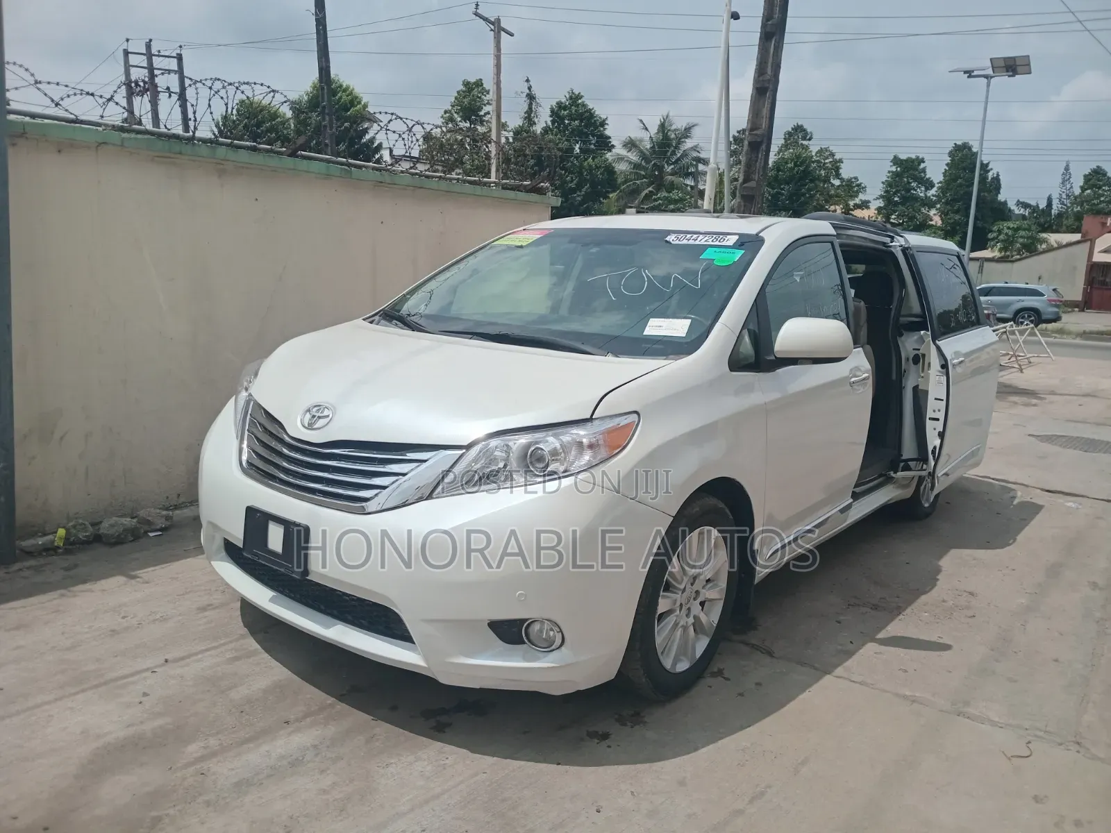 Toyota Sienna 2013 White