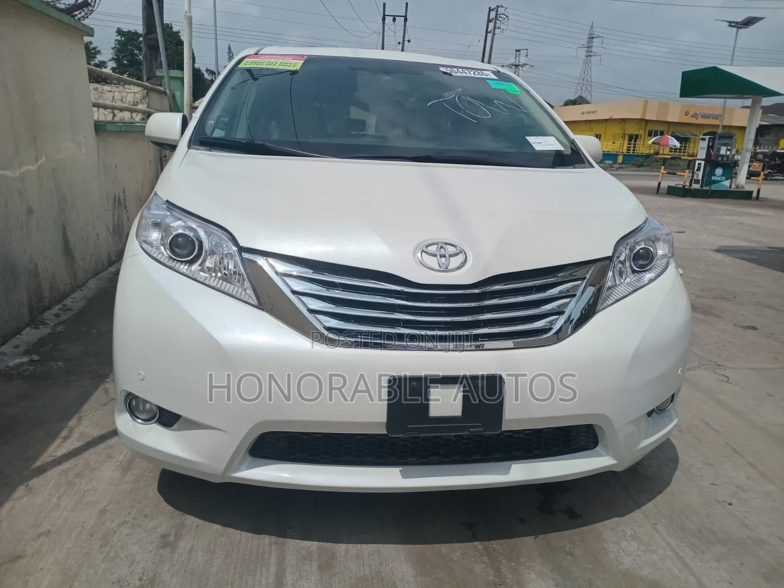 Toyota Sienna 2013 White