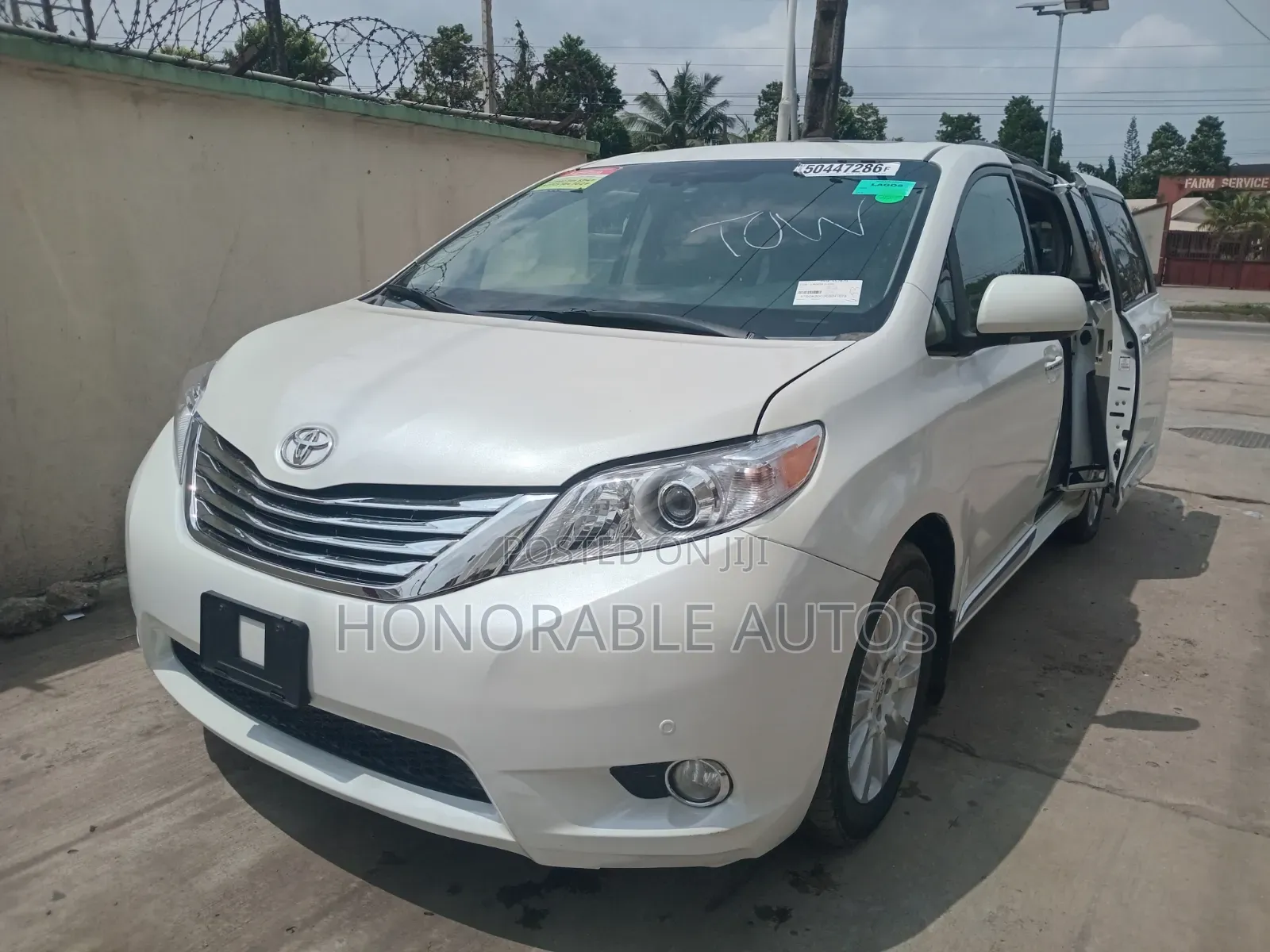 Toyota Sienna 2013 White