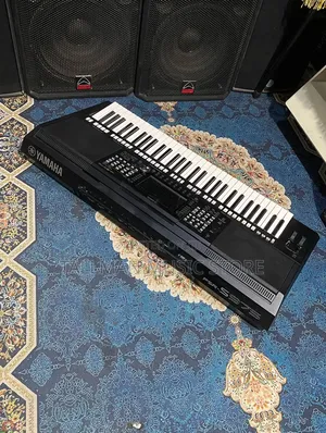 Yamaha PSR S975