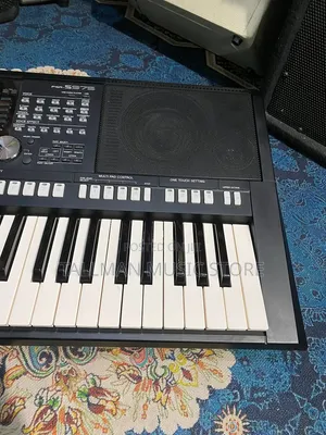 Yamaha PSR S975