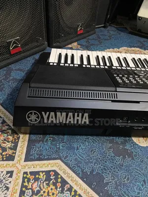 Yamaha PSR S975