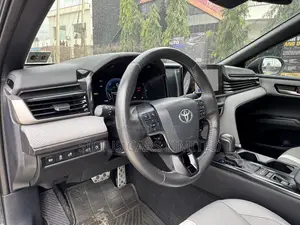 Toyota Camry SE 2025 Gray