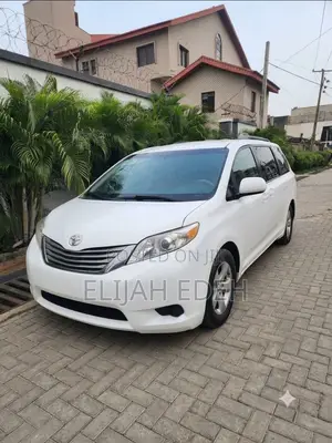 Toyota Sienna 2014 White