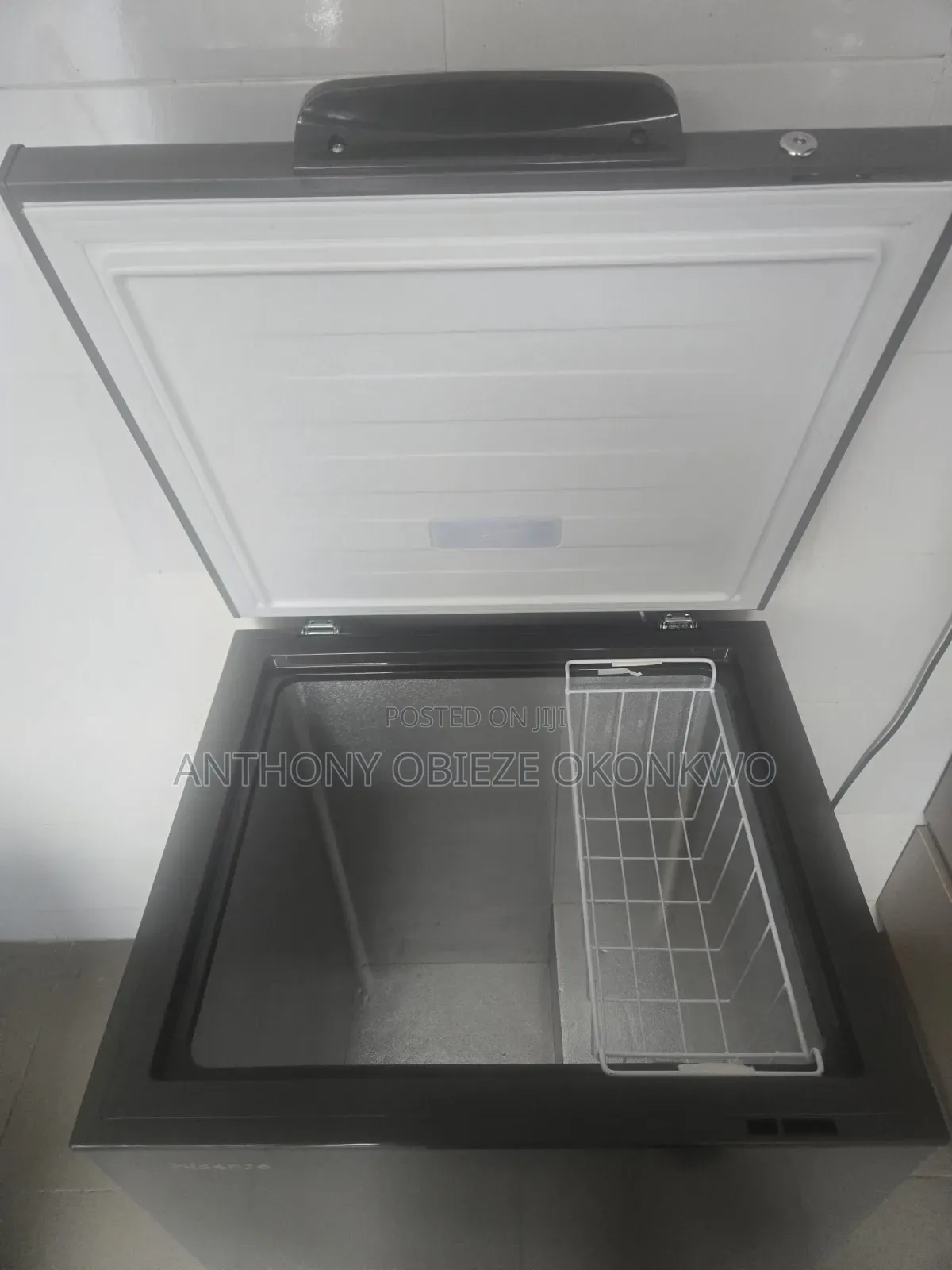 Hisense Chest Freezer Silver 142L