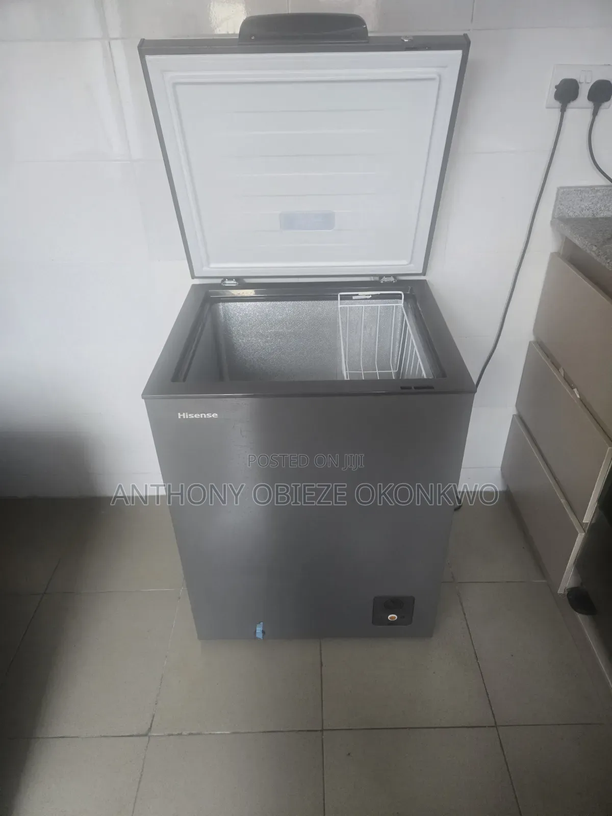 Hisense Chest Freezer Silver 142L