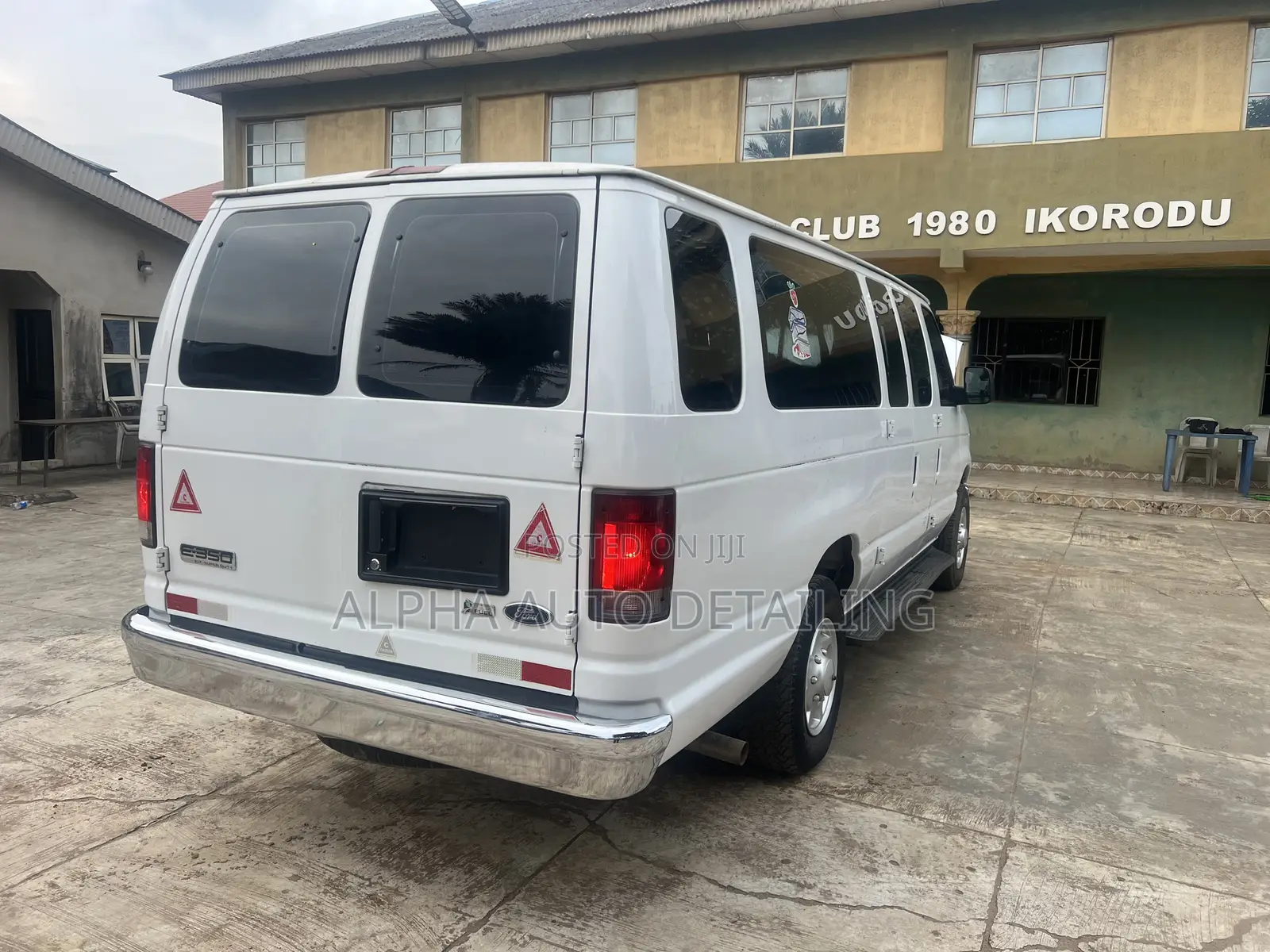 Ford E-350 2011 White
