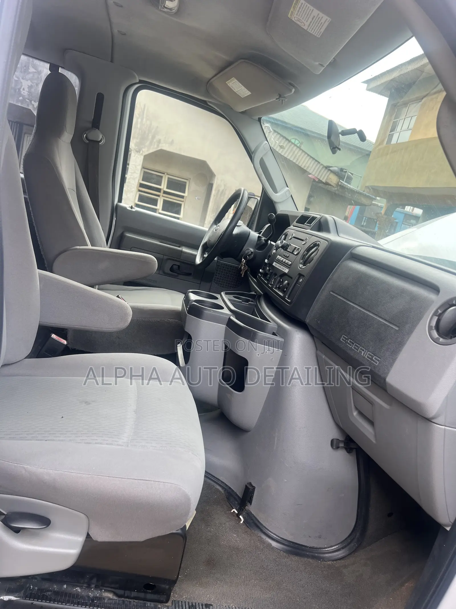 Ford E-350 2011 White
