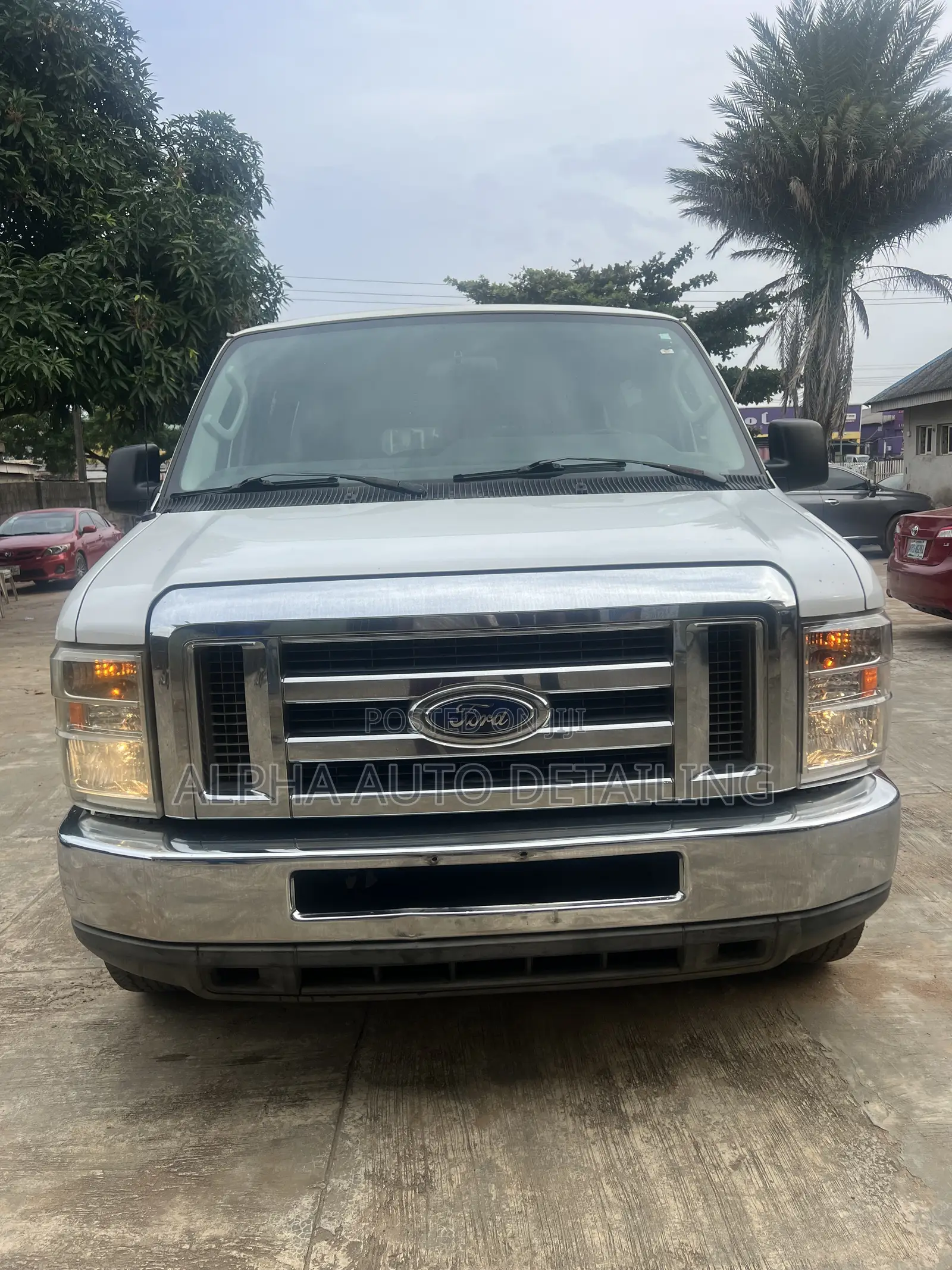 Ford E-350 2011 White