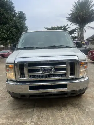 Ford E-350 2011 White