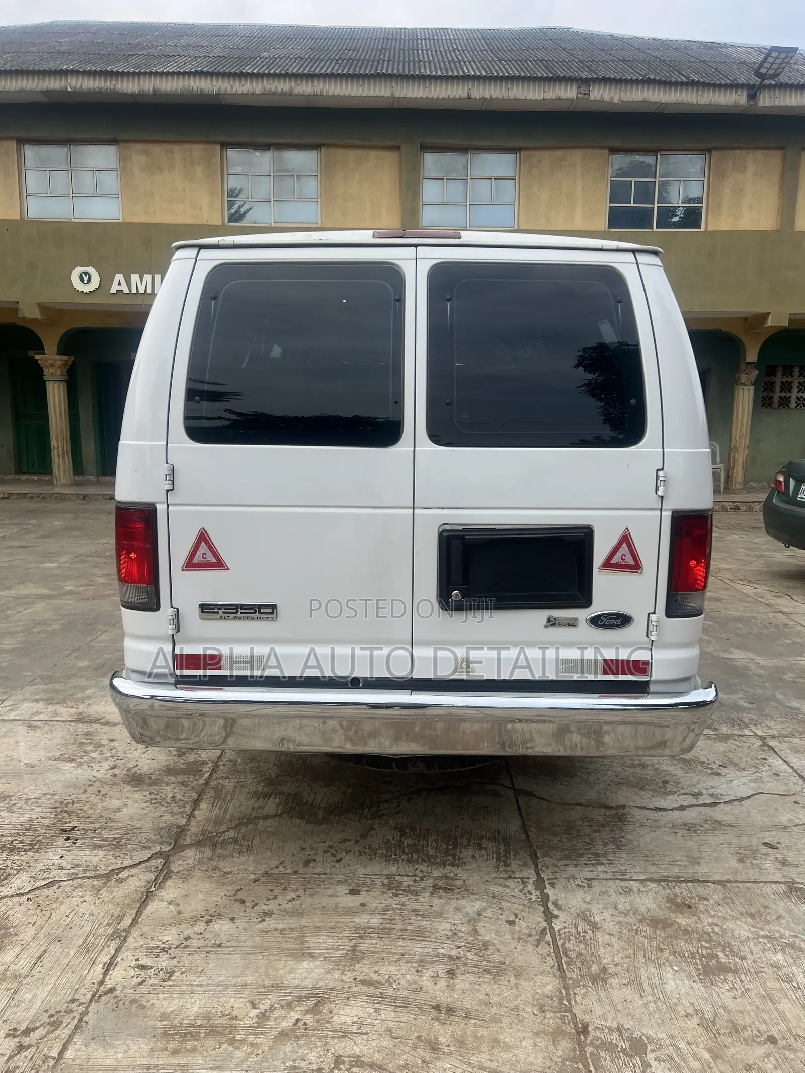 Ford E-350 2011 White