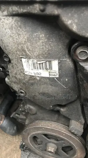 Toyota Hybrid Prius Engine and Gear Box 2004/2009. 1NZ