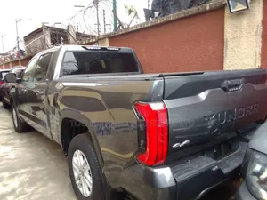 Toyota Tundra 2024 Silver