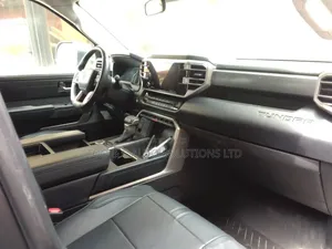 Toyota Tundra 2024 Silver