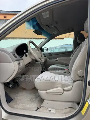 Toyota Sienna LE FWD 2006 Gold