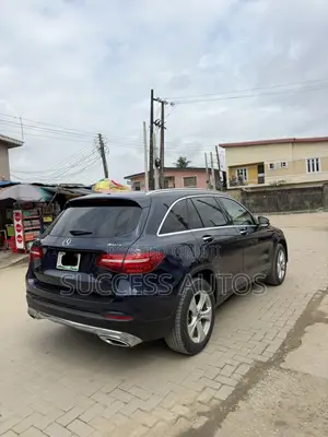 Mercedes-Benz GLC-Class 2017 Blue