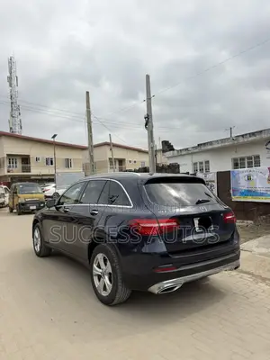 Mercedes-Benz GLC-Class 2017 Blue