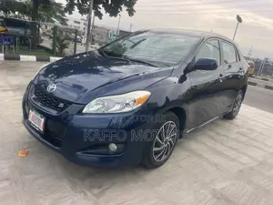 Toyota Matrix S Hatchback AWD (2.4L 4cyl 4A) 2010 Blue