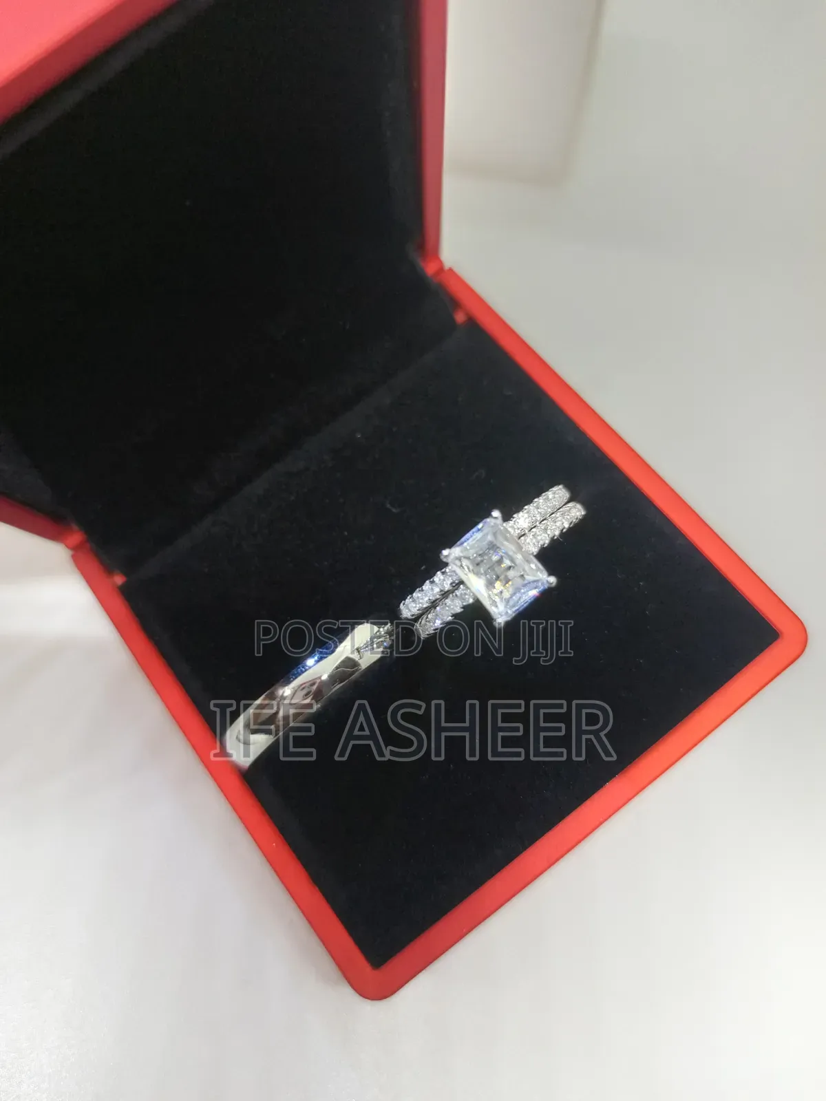 Classic Couples Mossanite Diamond Set of Silver Wedding Ring