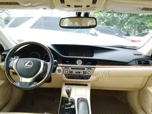 Lexus ES 2015 Red
