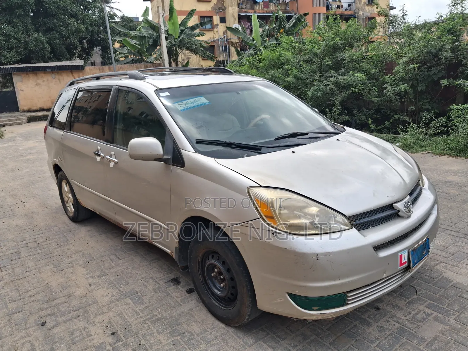 Toyota Sienna 2005 Silver