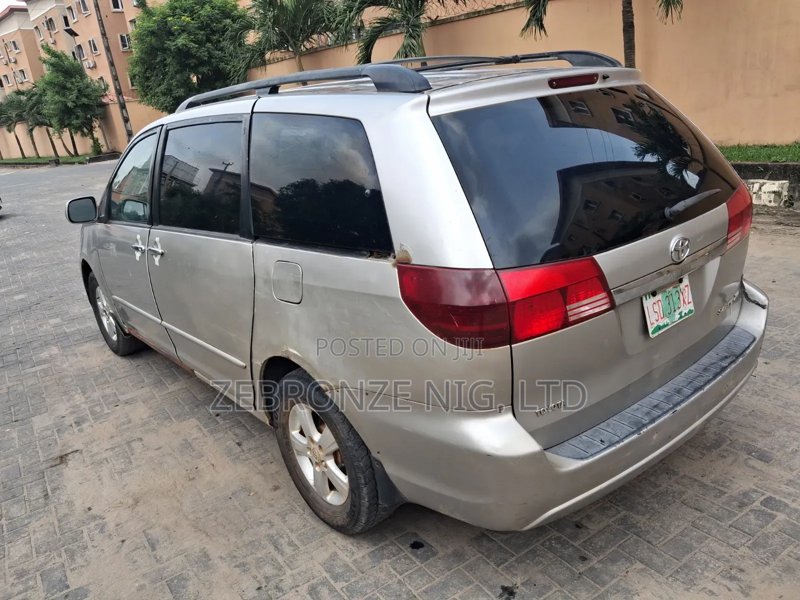 Toyota Sienna 2005 Silver