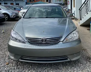 Toyota Camry LE V6 4dr Sedan (3.0L 6cyl 5A) 2005 Gray
