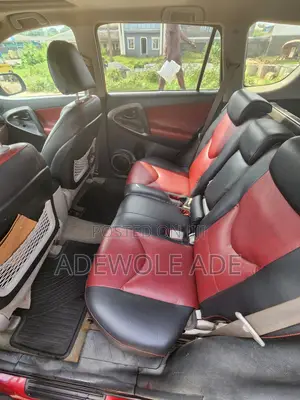 Toyota RAV4 2.5 2010 Maroon