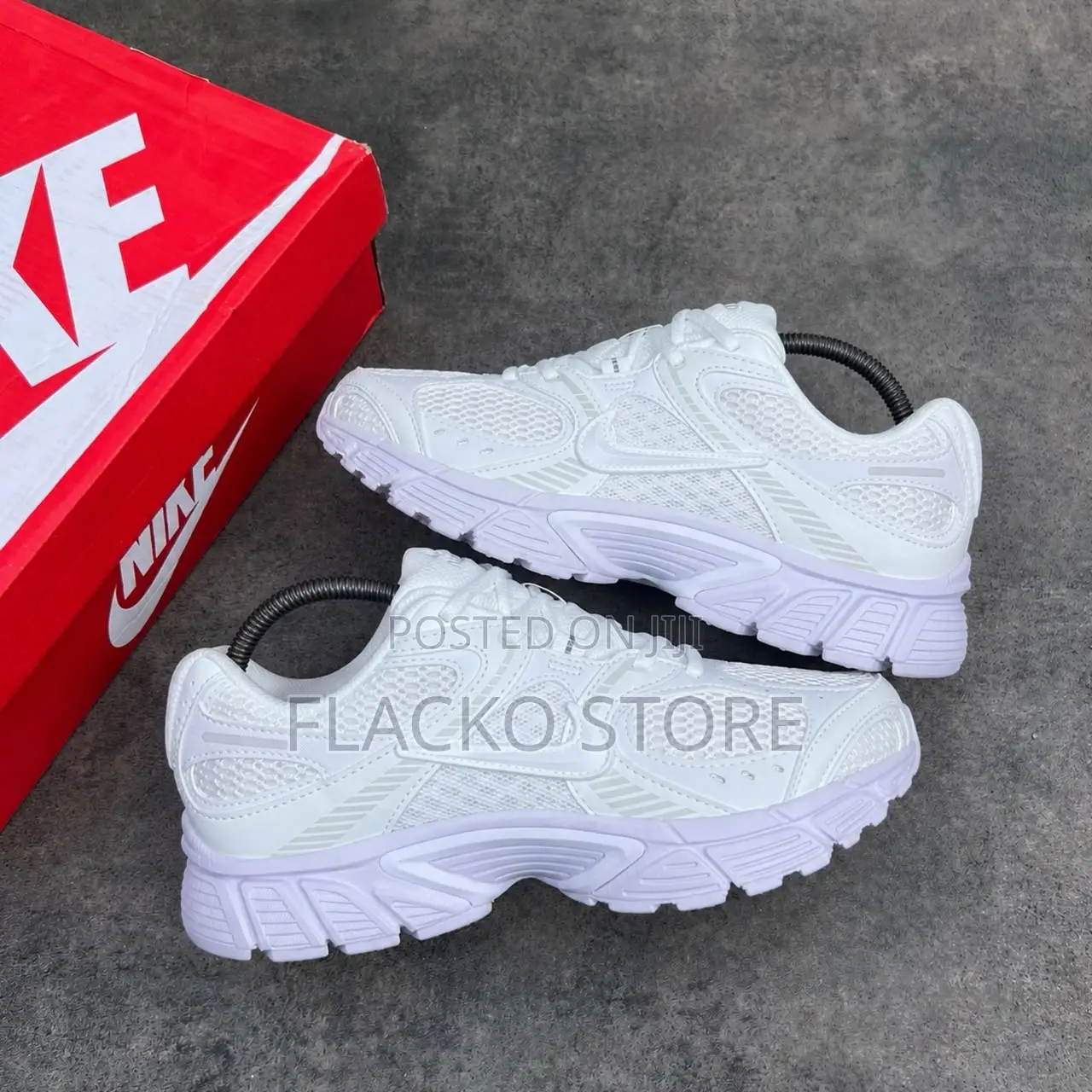 Original Nike V5 Runner Sneakers
