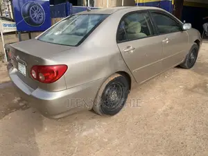 Toyota Corolla LE 2007 Gold