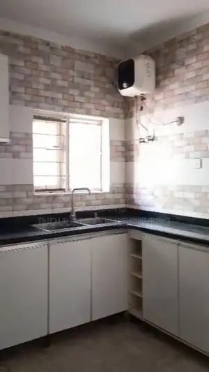 3bdrm Bungalow in Von, Lugbe District for rent