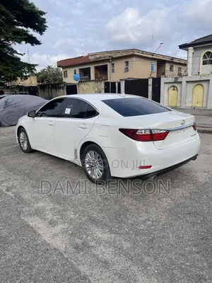 Lexus ES 350 FWD 2013 White