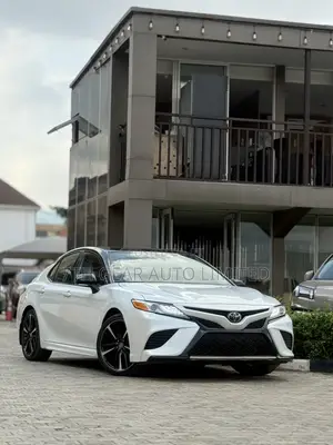 Toyota Camry XSE FWD 2020 White