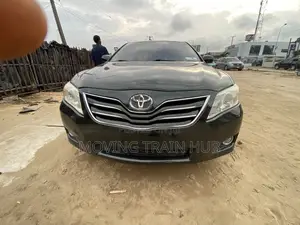 Toyota Camry LE 4dr Sedan (2.5L 4cyl 6AM) 2010 Green