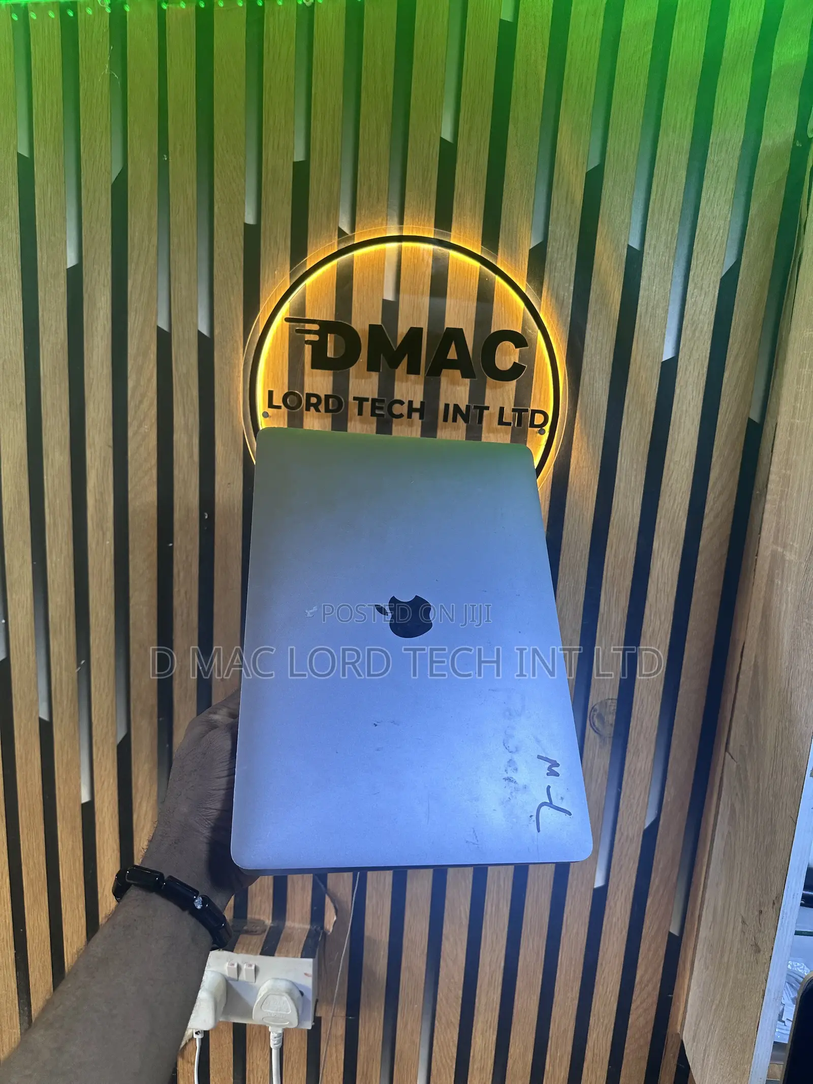 MacBook Air Screen Replacement