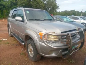 Toyota Sequoia 2003 Gray