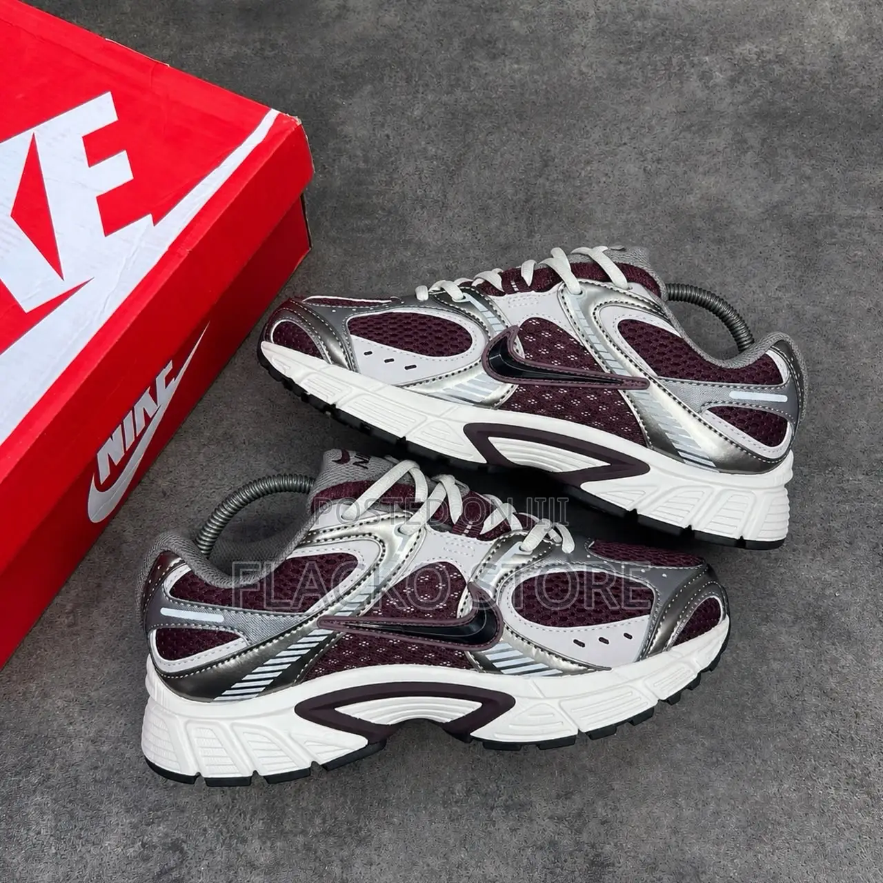 Original Nike V5 Runner Sneakers